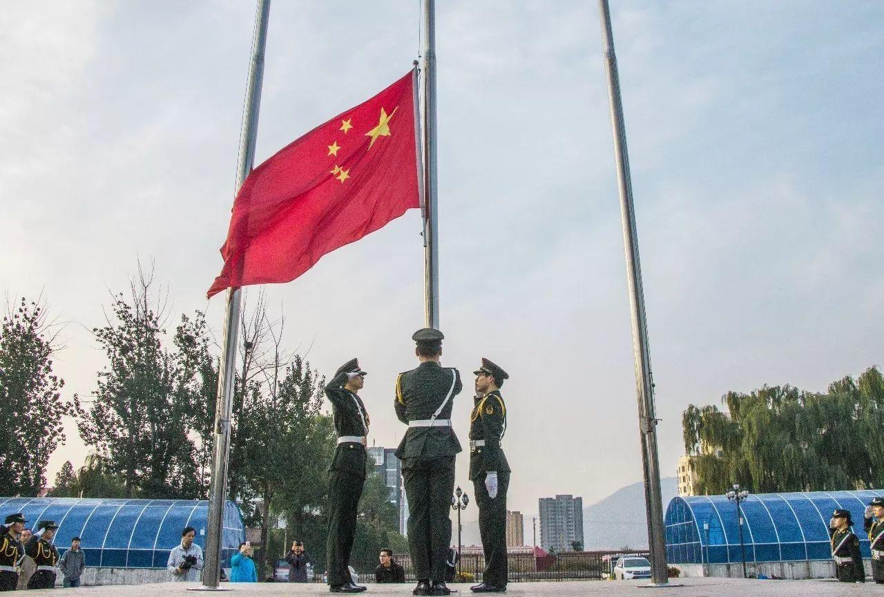 《大宅门》白萌堂硬扛詹王爷,是白家衰败的开始