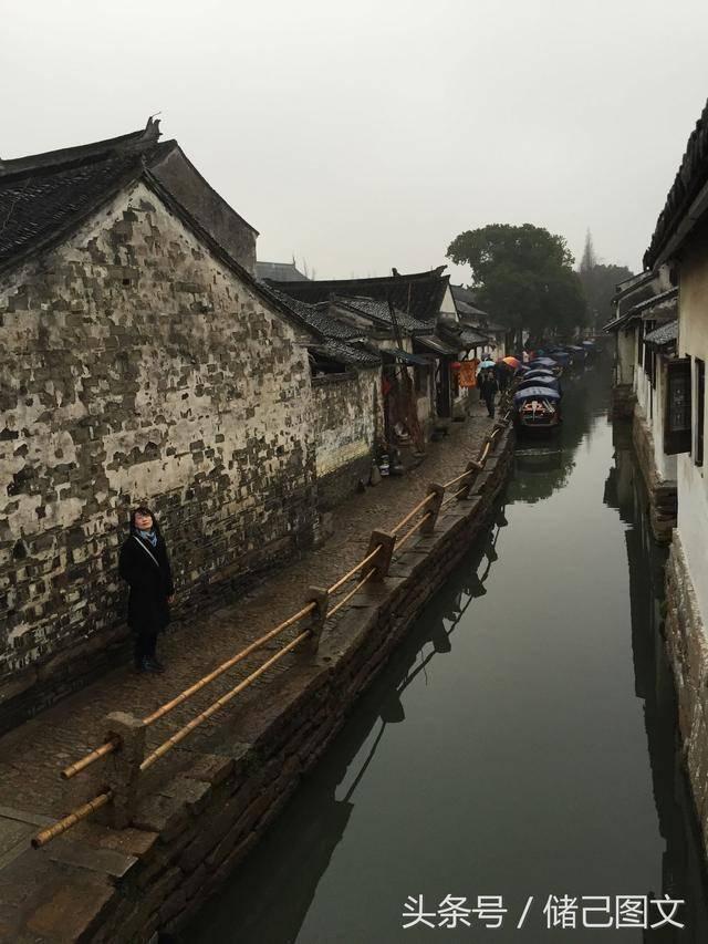 为什么喜欢一个女孩却非常害羞，看到她就想跑，说话还结结巴巴？游戏画面